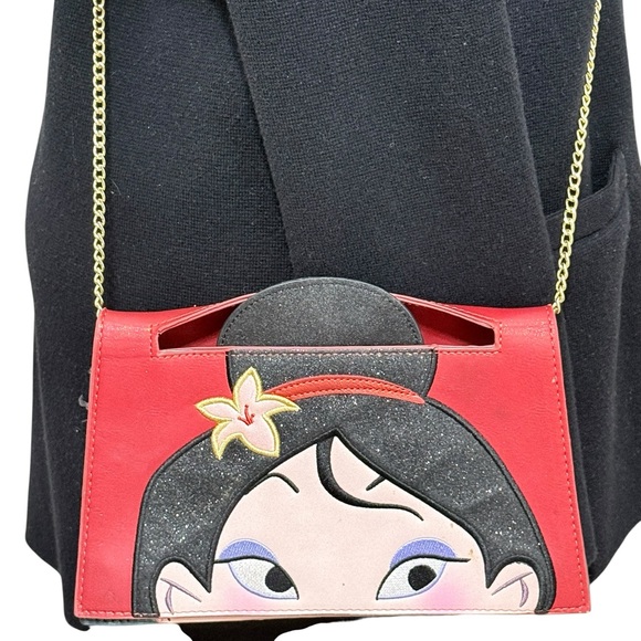 Danielle Nicole x Disney Mulan Crossbody Bag princess - Picture 2 of 7